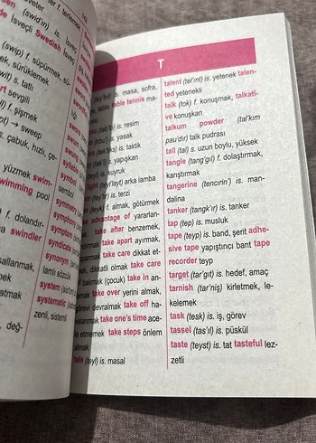 EMA İngilizce-Türkçe Sözlük Kitap - Görsel 4