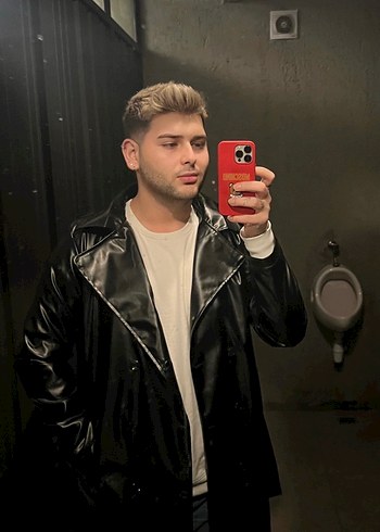 Siyah Parlak Deri Trençkot - Görsel 2