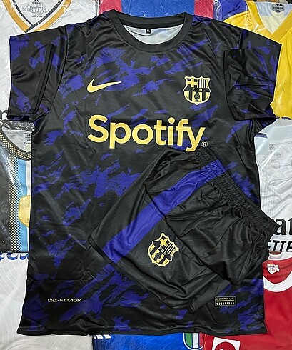 Özel tasarım takım Barcelona forması