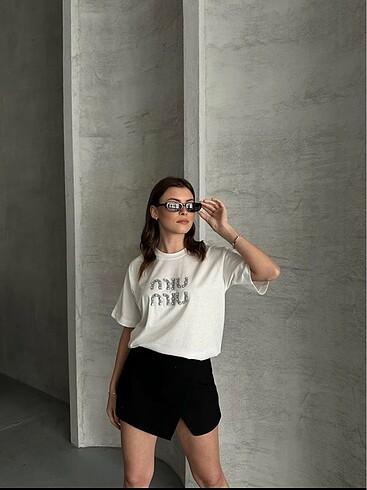 Miu Miu Miu Miu taşlı tshirt beden renkleri mevcuttur