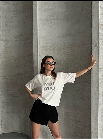 m Beden Miu Miu taşlı tshirt beden renkleri mevcuttur