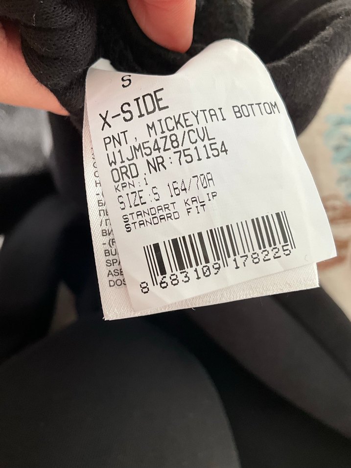 S beden Siyah Baskılı eşofman Bershka - Görsel 4