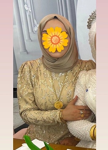 Az kullanılmış parıldayan elbise 