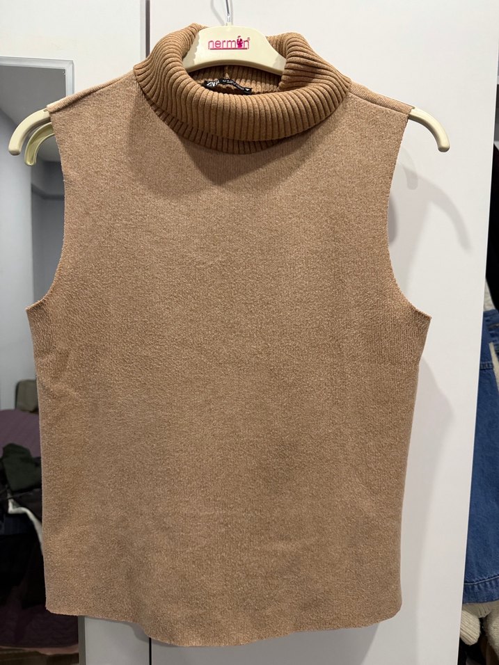 Bej Süet Kadın Boğazlı Kolsuz Triko Süveter - Görsel 2