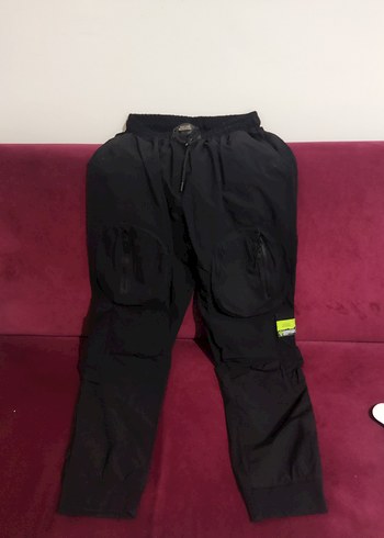 Siyah Bel Detaylı Rahat Kesim Erkek Pantolon