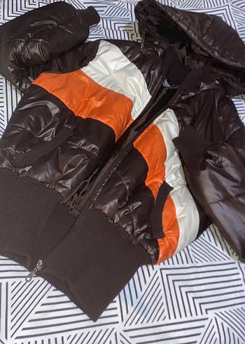 Kahverengi Kapüşonlu Kadın Mont - Görsel 2