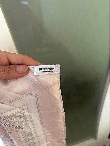  Beden Burberry eşarp