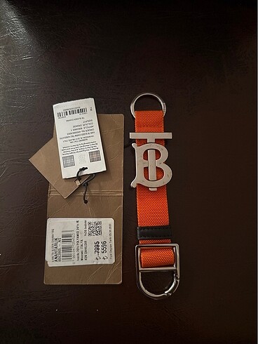Burberry anahtarlık