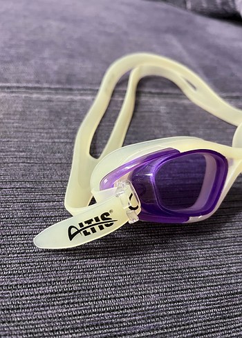 Şeffaf Beyaz Minimalist Yüzücü Gözlüğü - Görsel 2