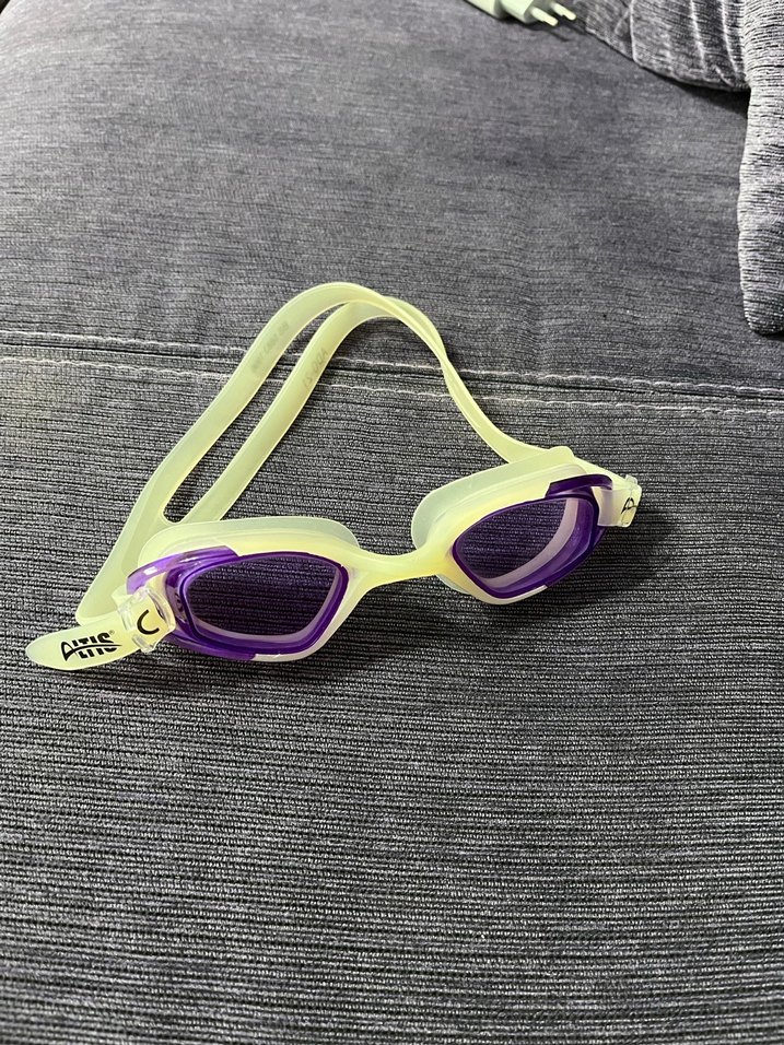 Şeffaf Beyaz Minimalist Yüzücü Gözlüğü - Görsel 3