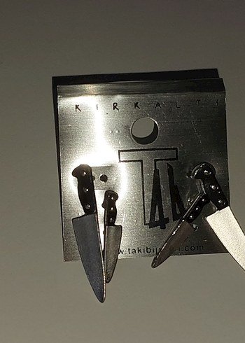 Gri Rock Punk Tarzı Bıçak Küpeleri