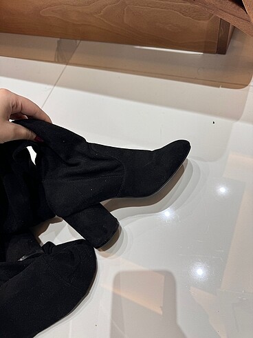 38 Beden Bershka siyah çizme