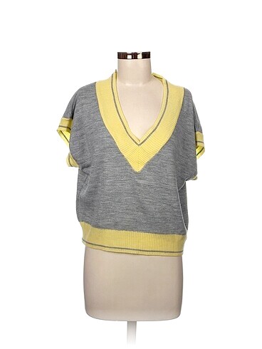 Trendyol & Milla T-shirt %70 İndirimli.