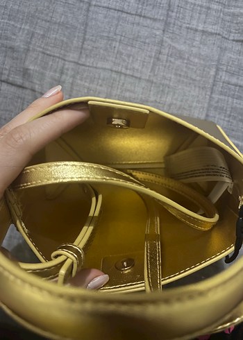 Mango Altın Parlak Deri Kadın Çantası