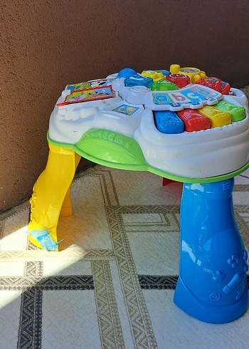 Beden Clementoni Türkçe konuşan eğitici aktivite masası