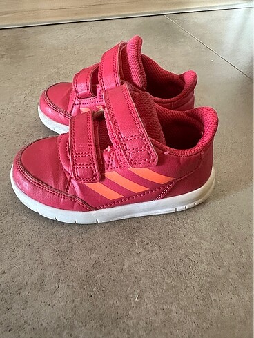 Adidas spor ayakkabı