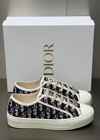 37 Beden beyaz Renk Christian Dior