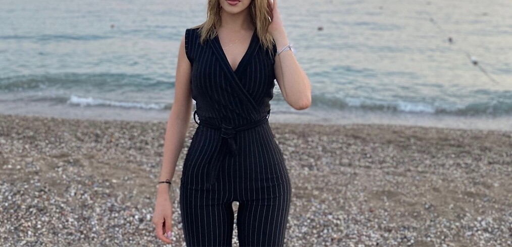 Siyah çizgili tulum