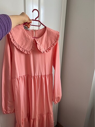 Pembe elbise