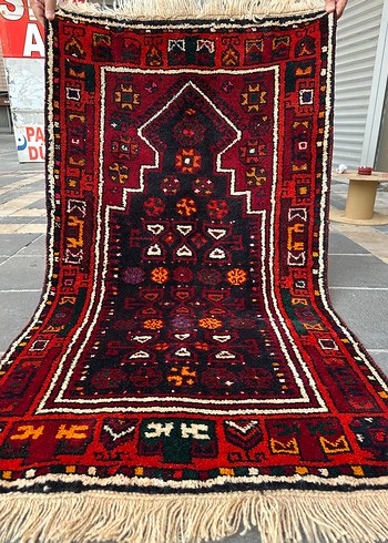Diğer Koyu Renkli Çok Renkli Desenli Halı