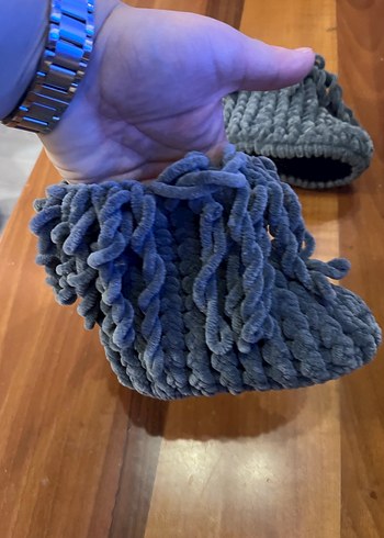 Hiç kullanılmamış 
Çocuk Gri Örgü Sıcak Ev Terliği - Görsel 2