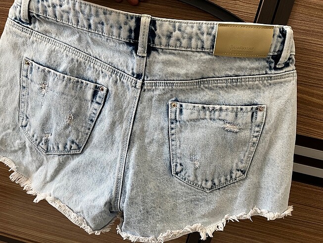 m Beden Stradivarius şort