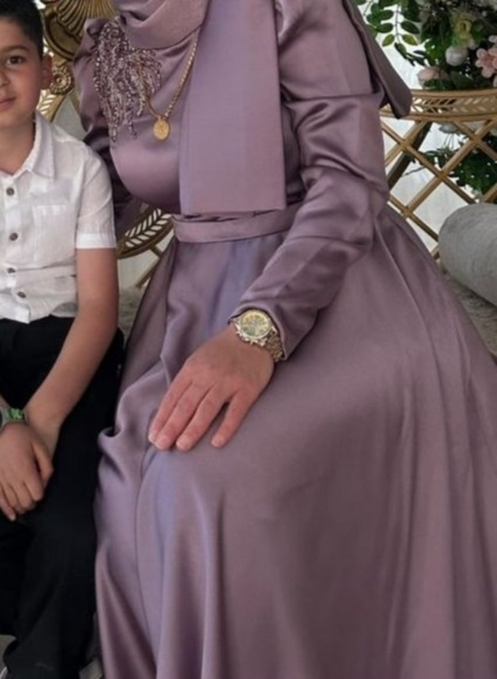 Tesettür lila saten abiye - Görsel 3