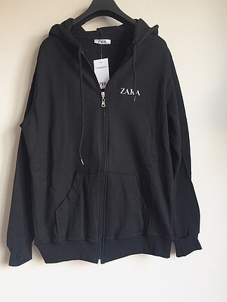 Zara baskılı kapşonlu hırka