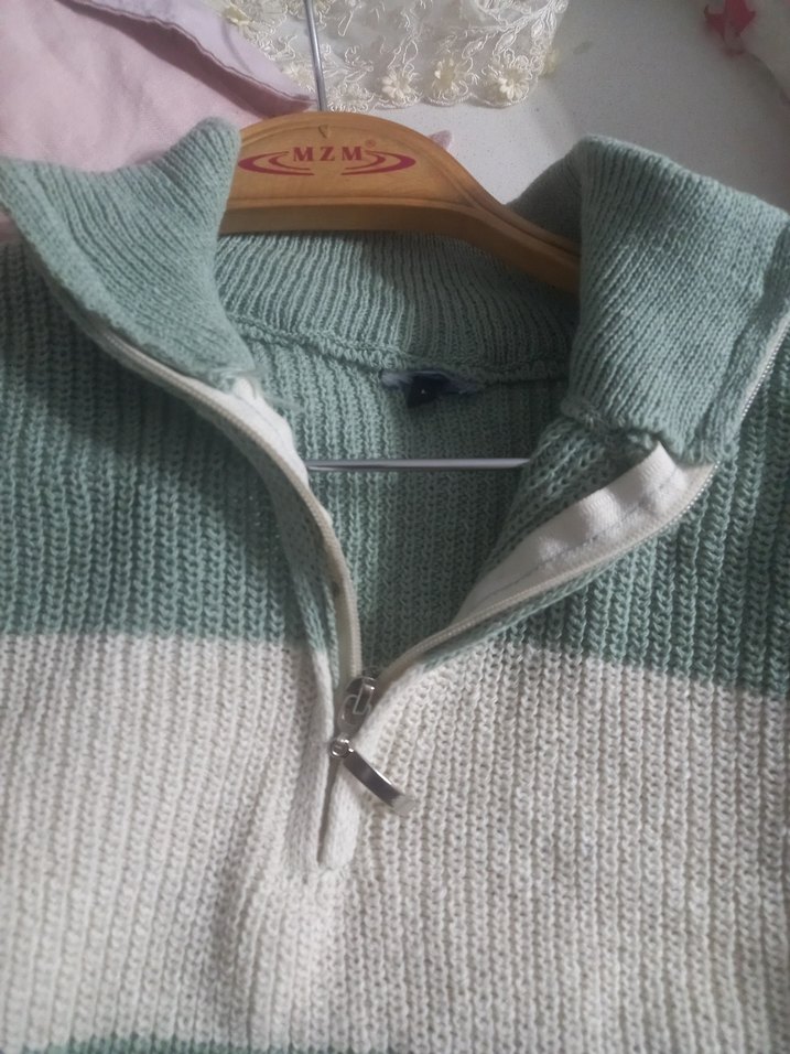 Yarım Fermuarlı Gri Çizgili Triko Kazak - Görsel 4