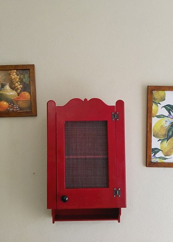 Kırmızı Ahşap Dolap - Görsel 4