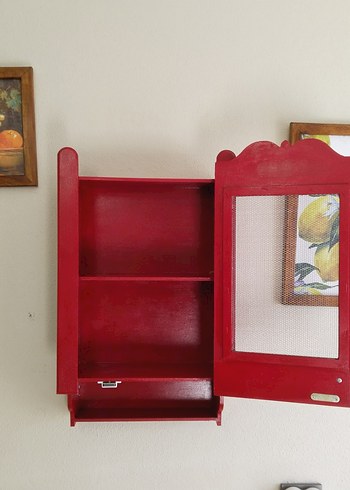 Kırmızı Ahşap Dolap - Görsel 5