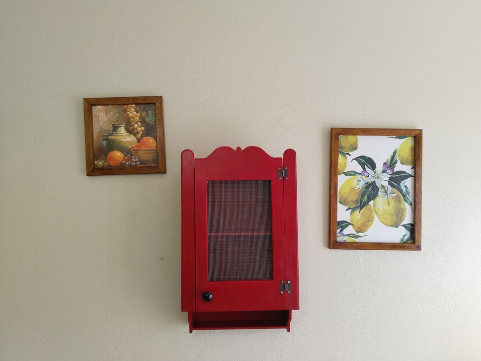 Kırmızı Ahşap Dolap - Görsel 4