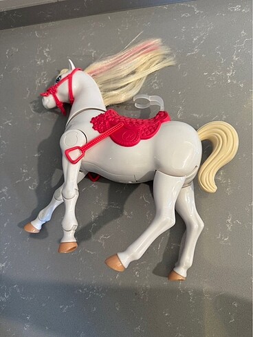 Barbie Yürüyen At