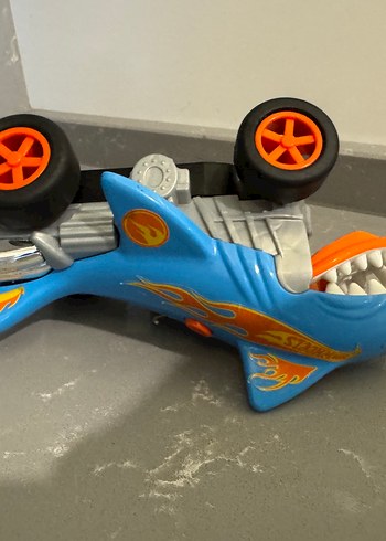 Hot Wheels Kumandalı Araba