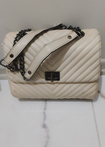 Bej Zincir Detaylı Deri Zebra Desenli Çanta - Görsel 5