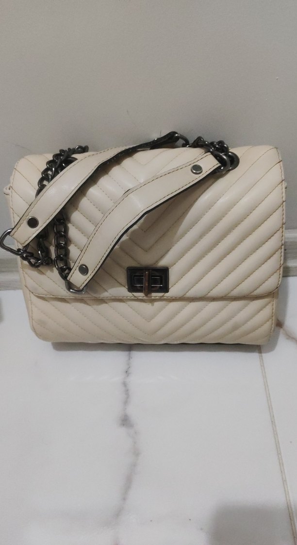 Bej Zincir Detaylı Deri Zebra Desenli Çanta - Görsel 5