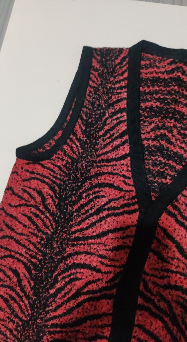 Kırmızı Zebra Desenli Örgü Kadın Yelek - Görsel 4