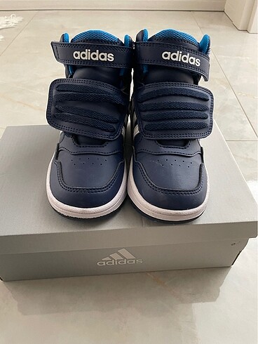 26 Beden mavi Renk Adidas spor ayakkabi