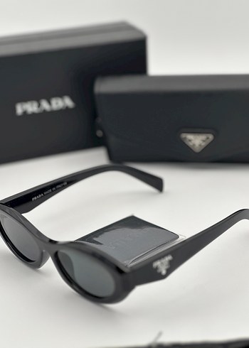 Prada Prada Siyah Oval Güneş Gözlüğü