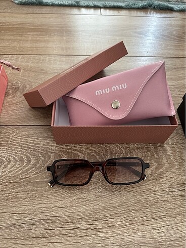 Miu Miu MU11ZS İthal Güneş Gözlüğü
