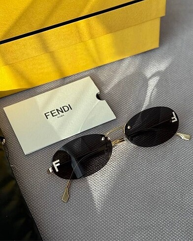Fendi Oval Güneş Gözlüğü