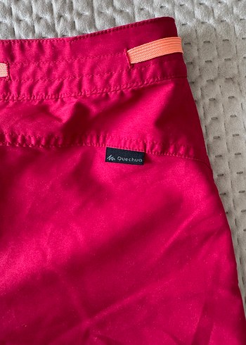 Kırmızı Kemer Detaylı Salaş Şort - Görsel 3