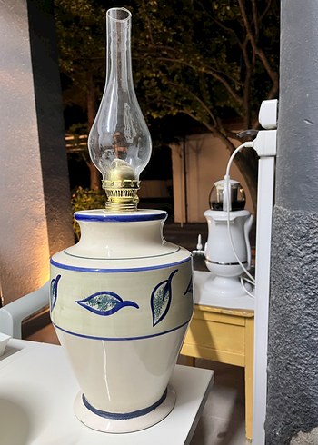 Yaprak Desenli Beyaz Gaz Lambası