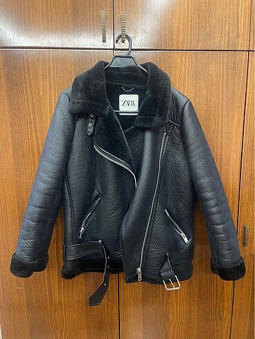 Zara Zara içi kürklü deri ceket