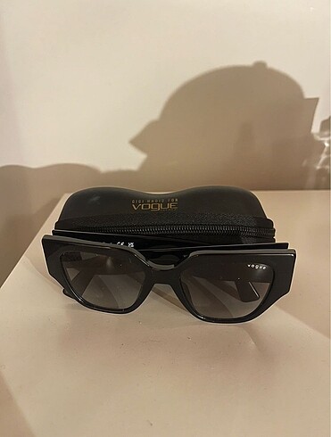 Vogue güneş gözlüğü