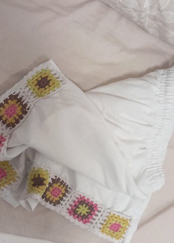 Nakışlı Beyaz Mini Bohem Şort - Görsel 4