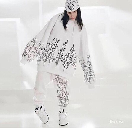 Bershka Oversize Sweatshirt