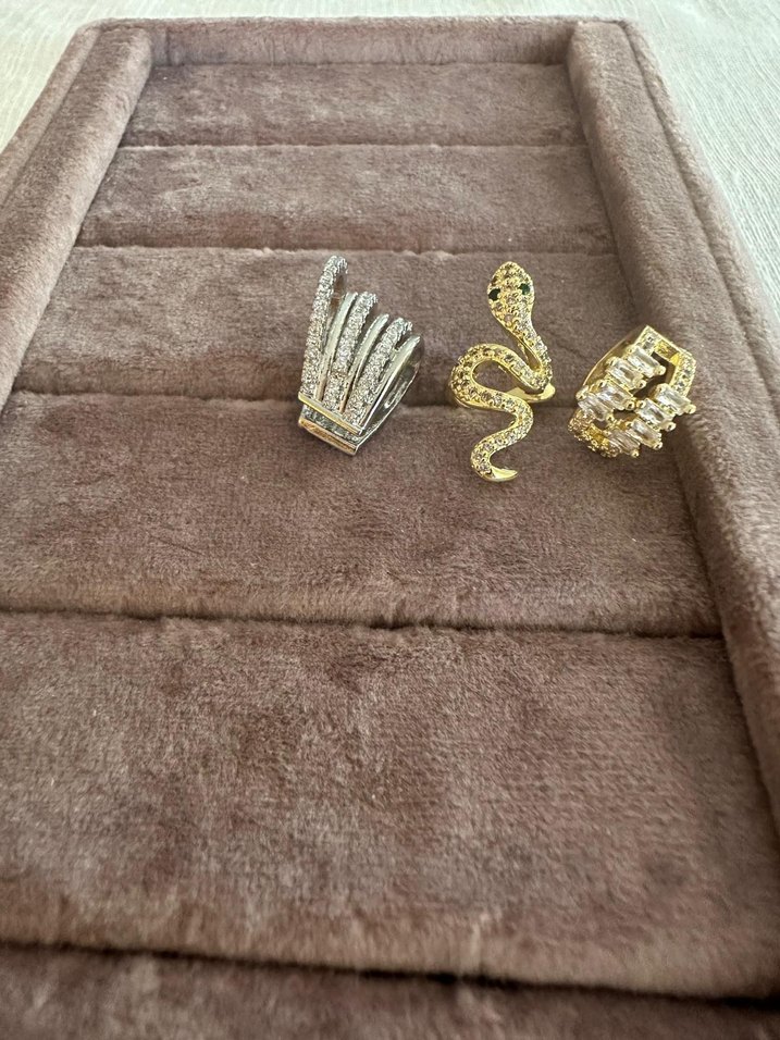 Altın Renkli Yılan Desenli Payetli Kadın Kulak Earcuff - Görsel 2