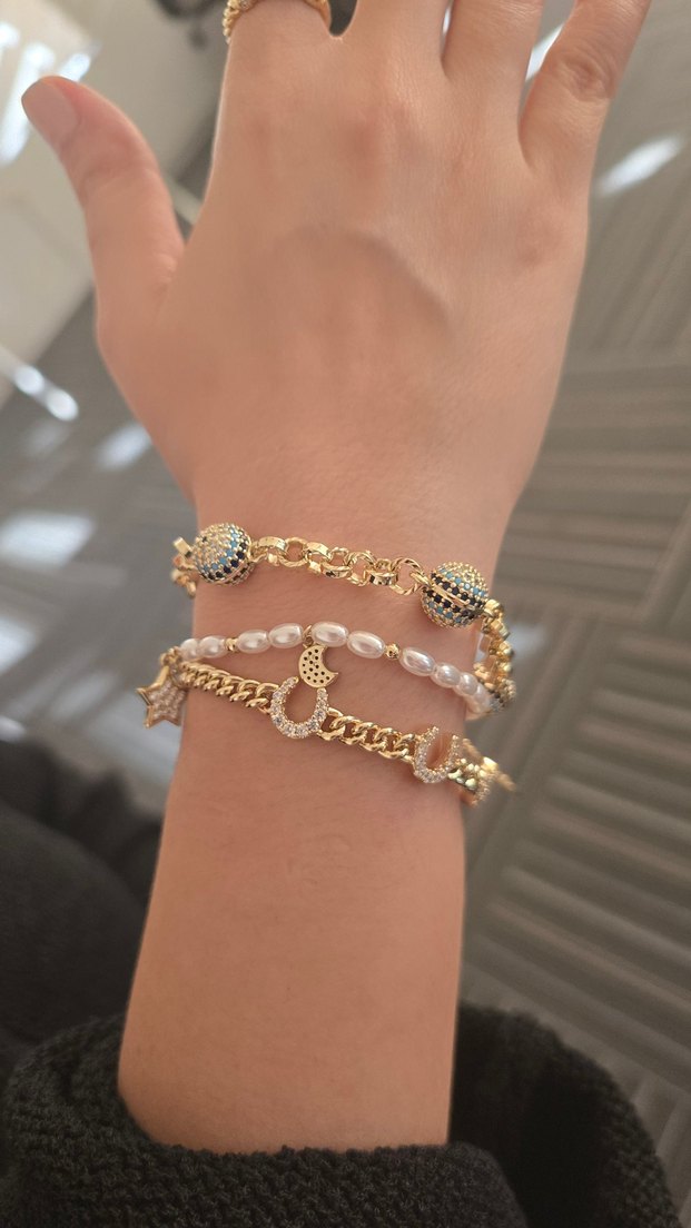 Zincir Detaylı Altın Renkli Kadın Bileklik - Görsel 3