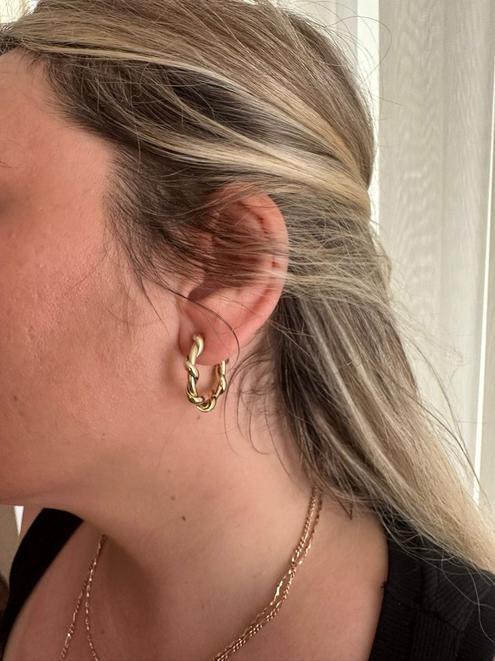 Xuping Zincir Detaylı Altın Renk Kadın Kol Düğmesi - Görsel 3